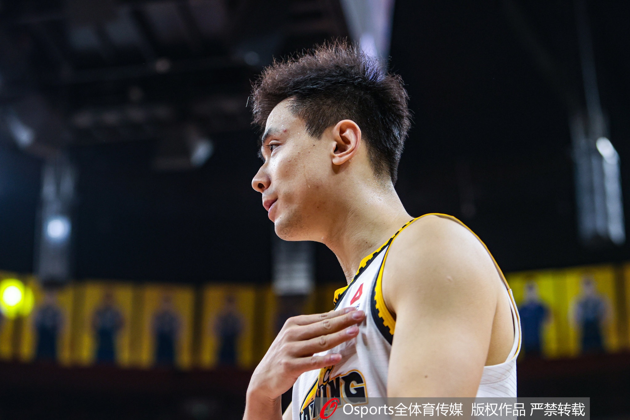 奇异果网页-CBA联赛第11-15轮小结：5分分差内的12场 2分及以内3场 加时2场